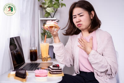 <a href="/benh-pho-bien/benh-tieu-hoa/da-day" title="Dạ dày" rel="dofollow">Dạ dày</a>