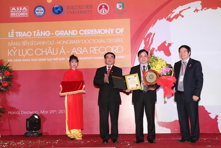 Lương y Việt chữa trị cho bệnh nhân ở nhiều quốc gia nhất nhận kỷ lục Châu Á